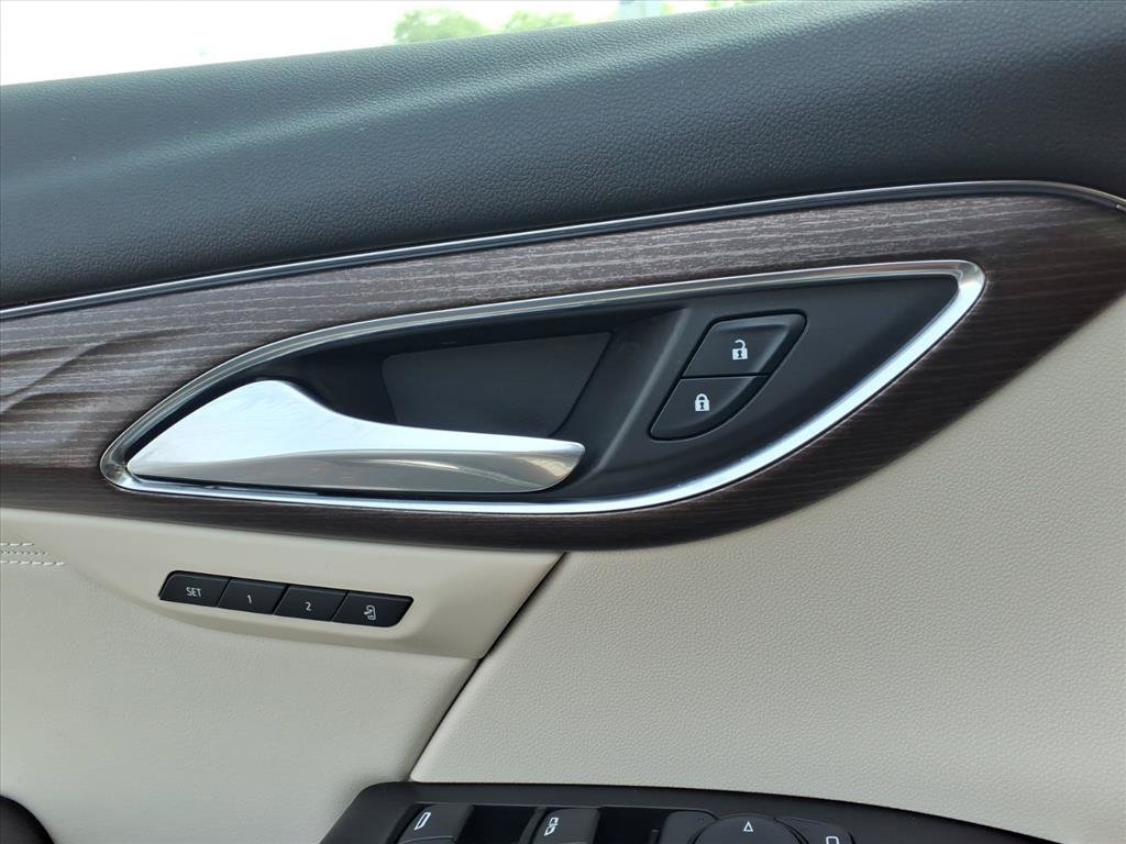 Used 2023 Buick Envision Avenir AWD/4WD image 15