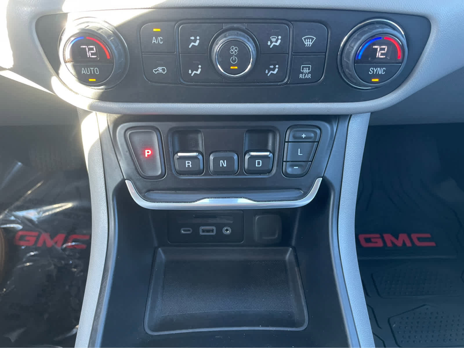 Used 2020 GMC Terrain SLT image 24