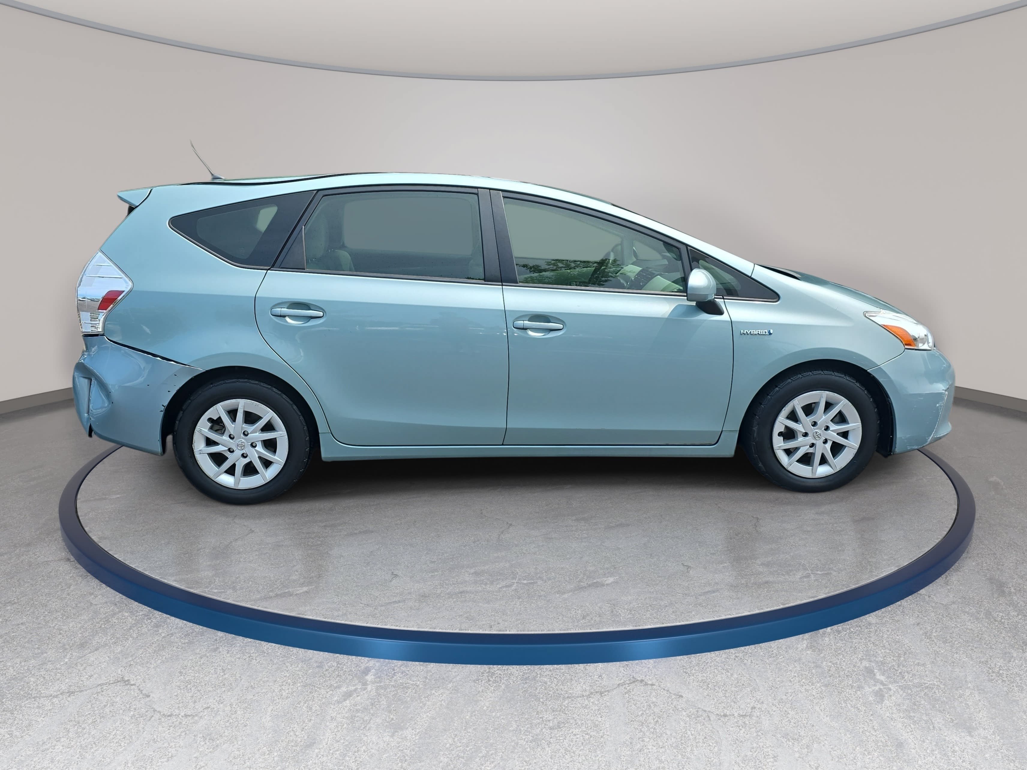 Used 2013 Toyota Prius V Two FWD image 4