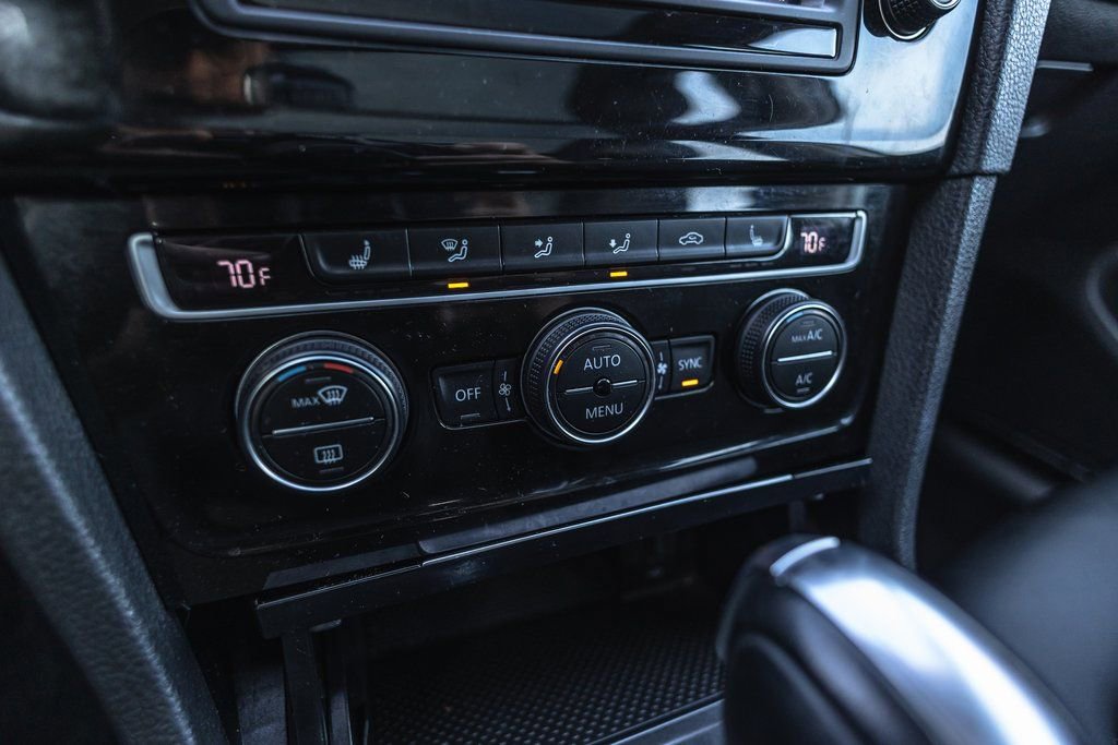 Used 2017 Volkswagen Golf SEL image 18