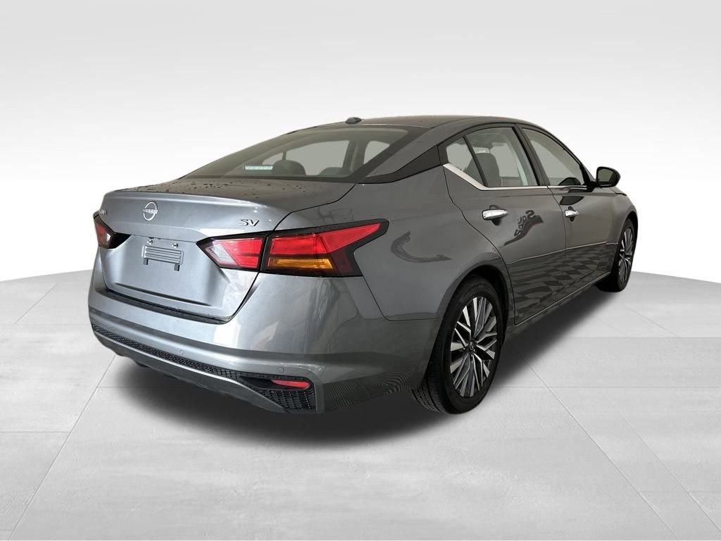 Used 2024 Nissan Altima 2.5 SV image 5