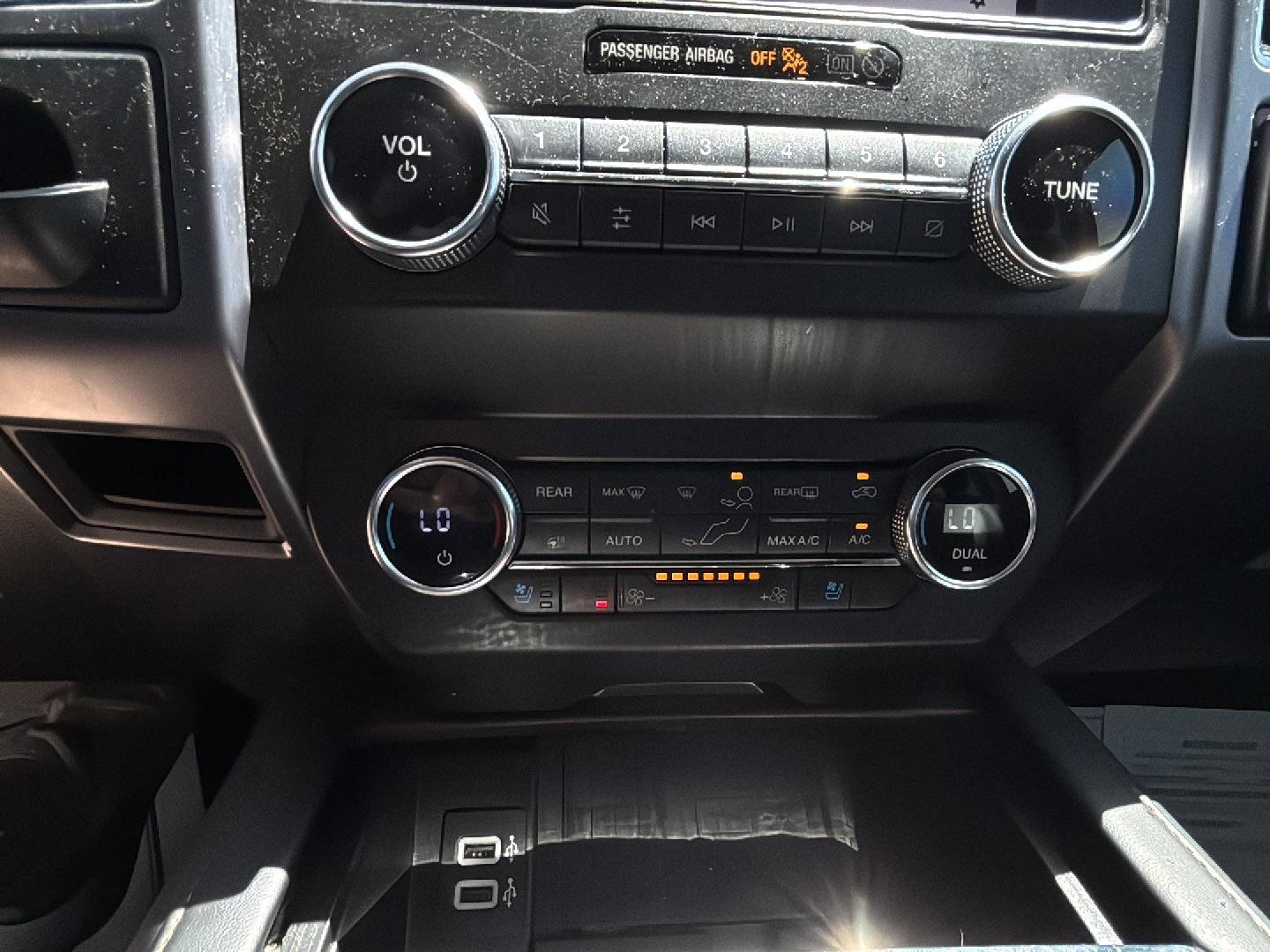 Used 2019 Ford Expedition Max Platinum image 13