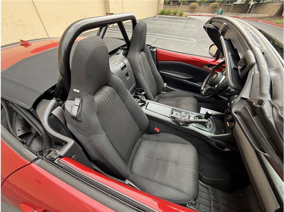 Used 2016 MAZDA MX-5 Miata Club w/ Brembo/BBS Package RWD image 9