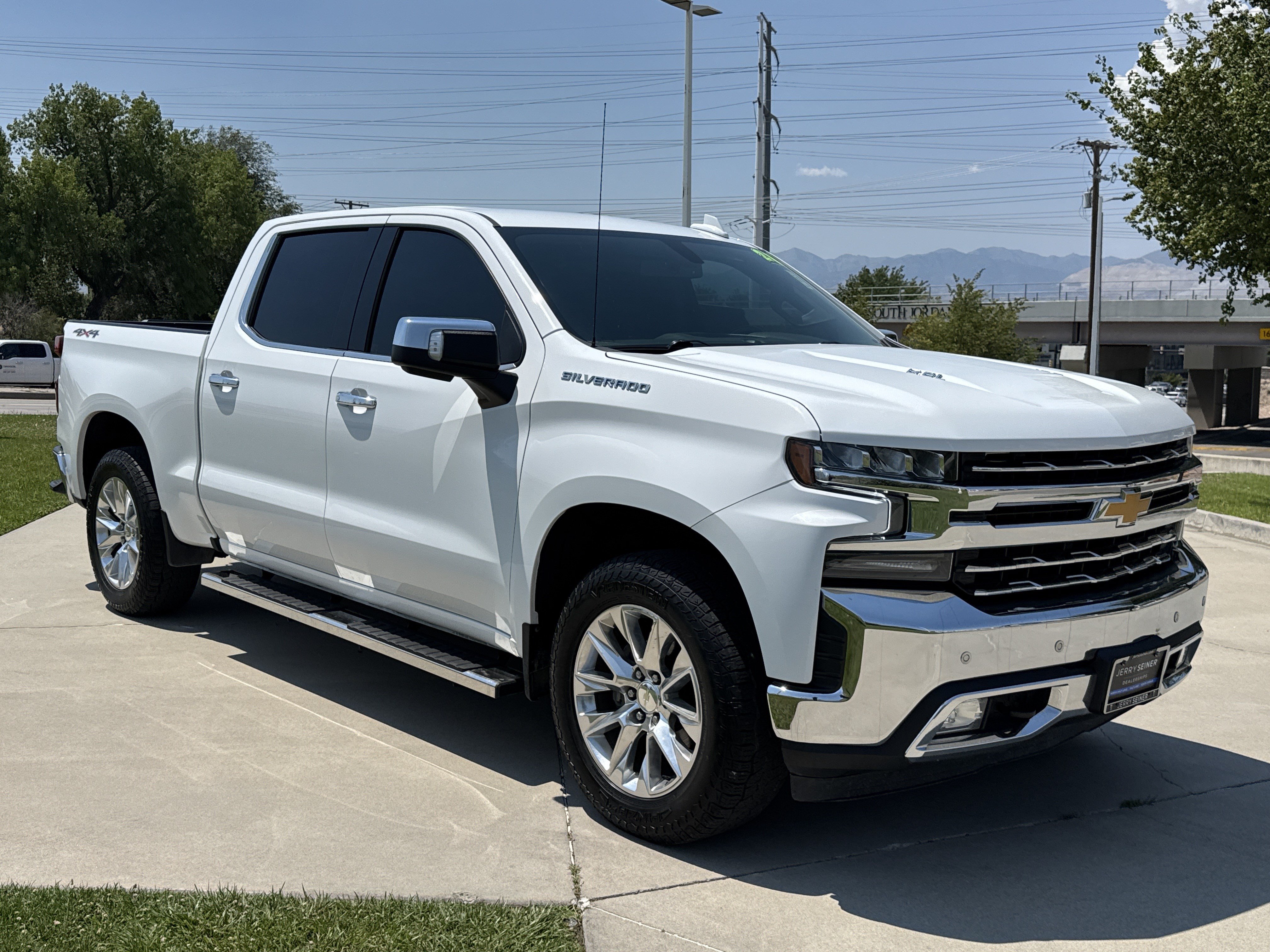 Used 2021 Chevrolet Silverado 1500 LTZ AWD/4WD image 7