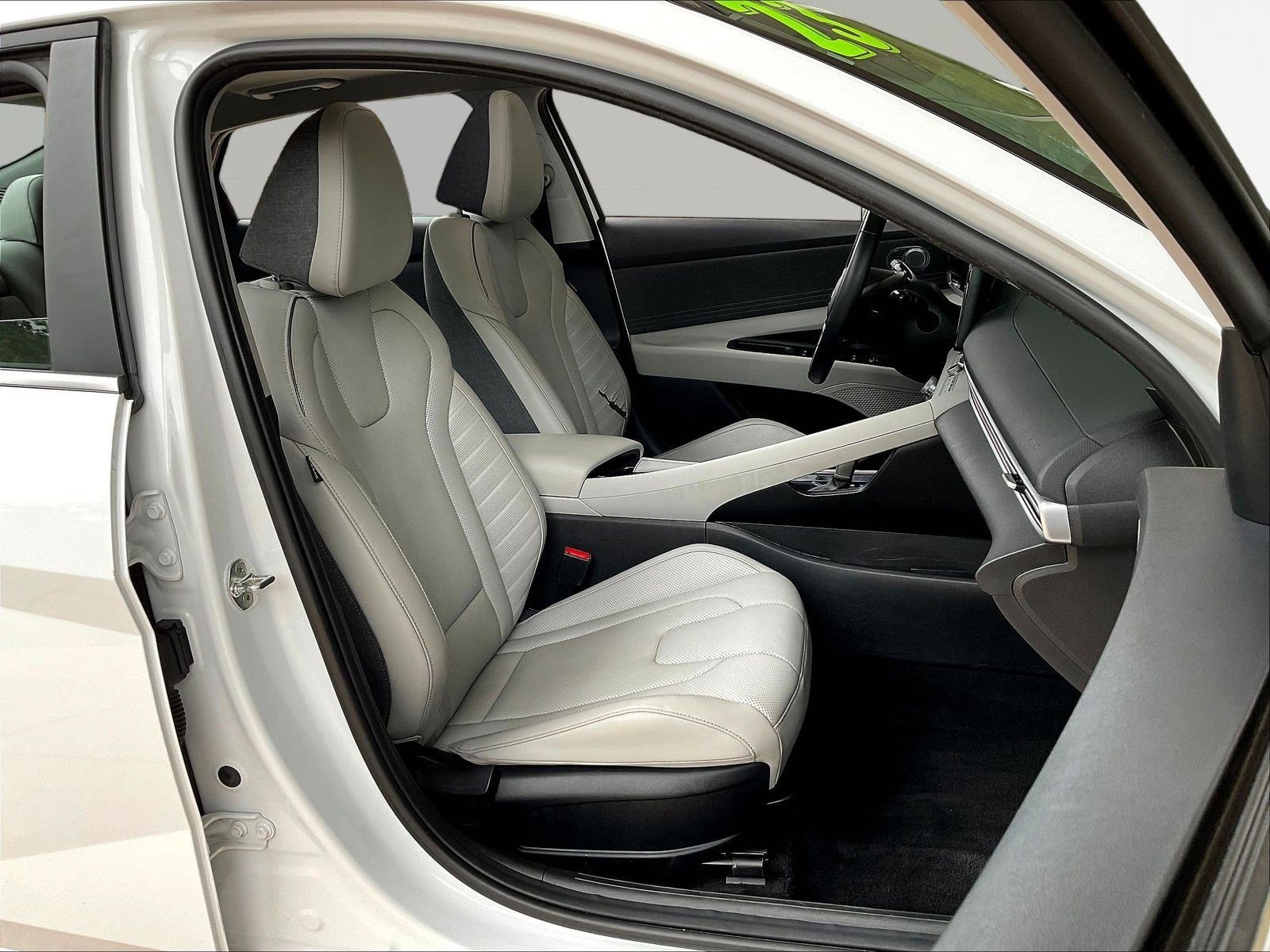 Used 2023 Hyundai Elantra Limited FWD image 27
