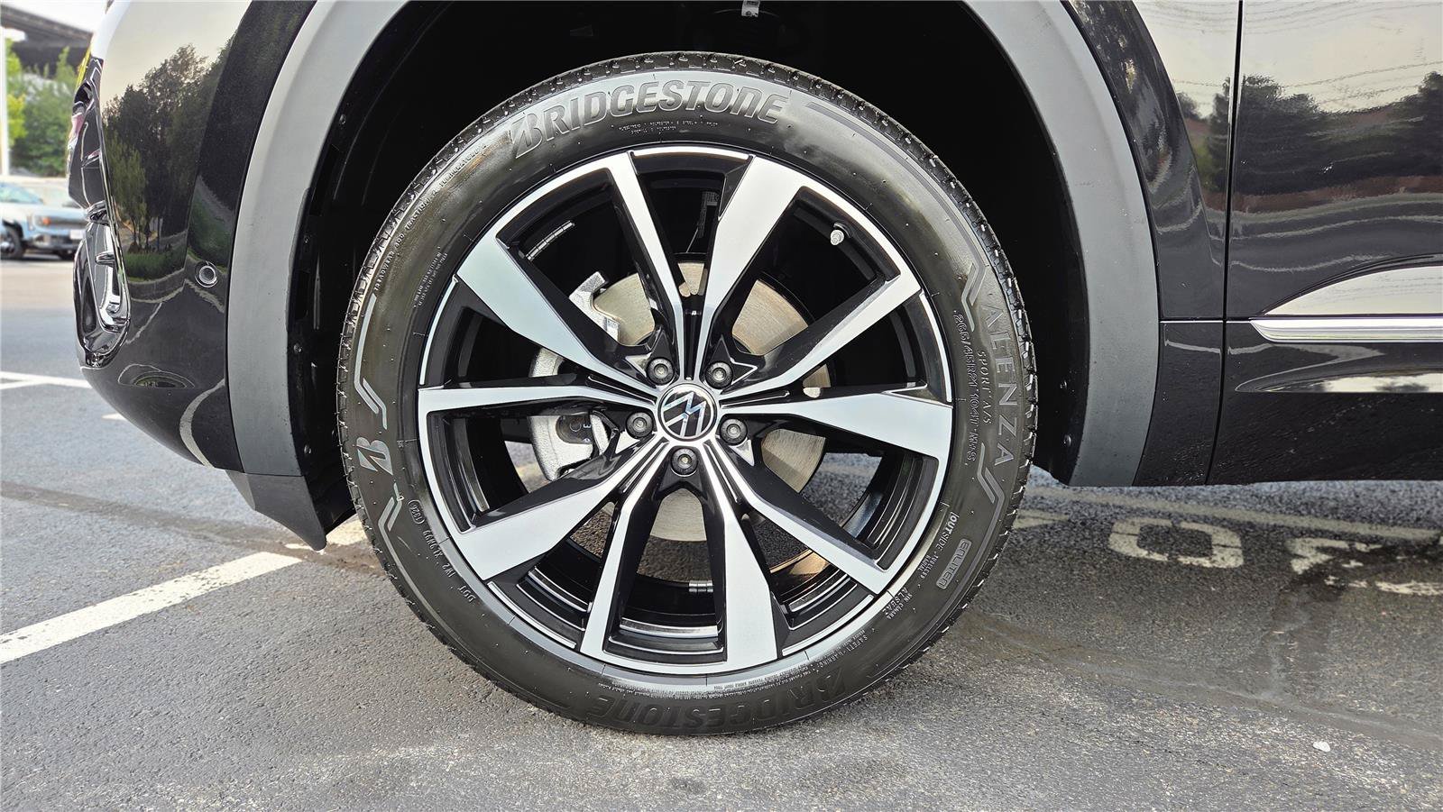New 2026 Volkswagen Atlas Cross Sport SEL Premium R-Line AWD/4WD image 10