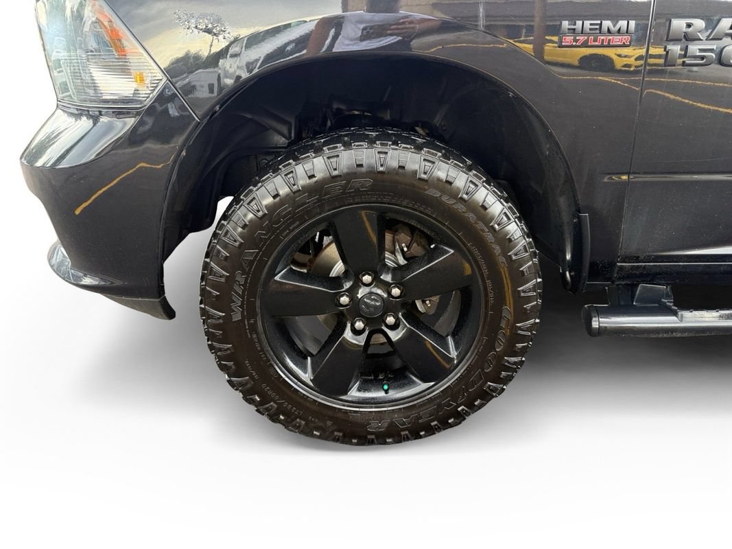 Used 2018 RAM 1500 Express w/ Express Value Package AWD/4WD image 9