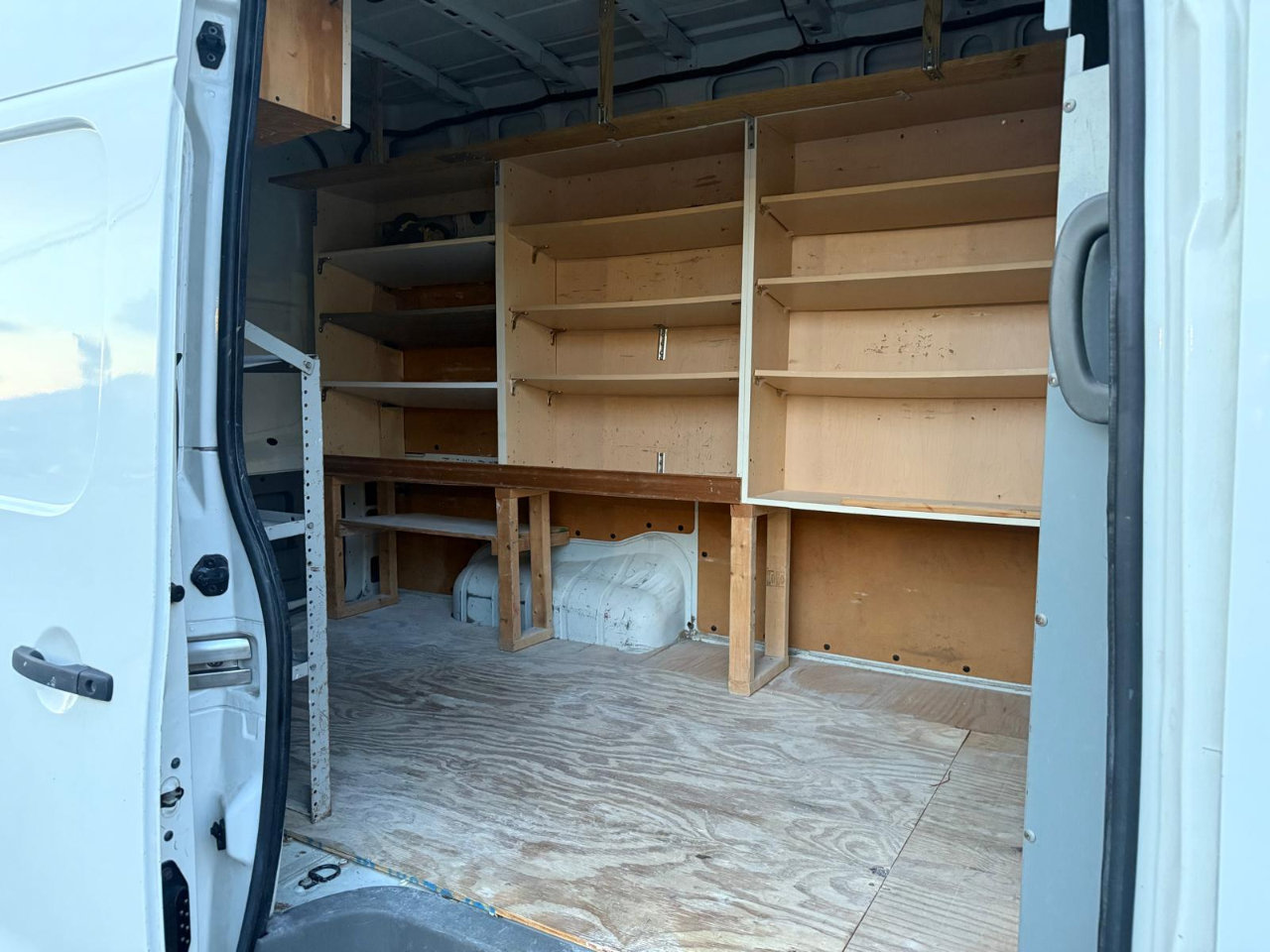 Used 2018 Nissan NV 2500 SV w/ Navigation Package image 16