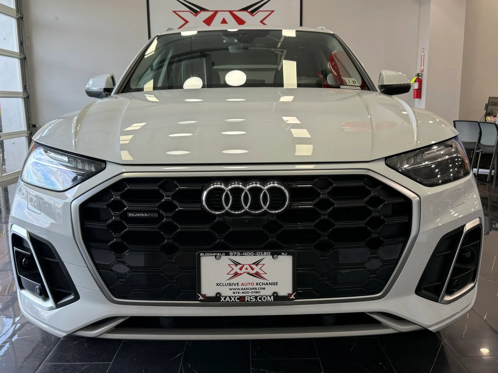 Used 2022 Audi Q5 2.0T Prestige w/ Prestige Package AWD/4WD image 2
