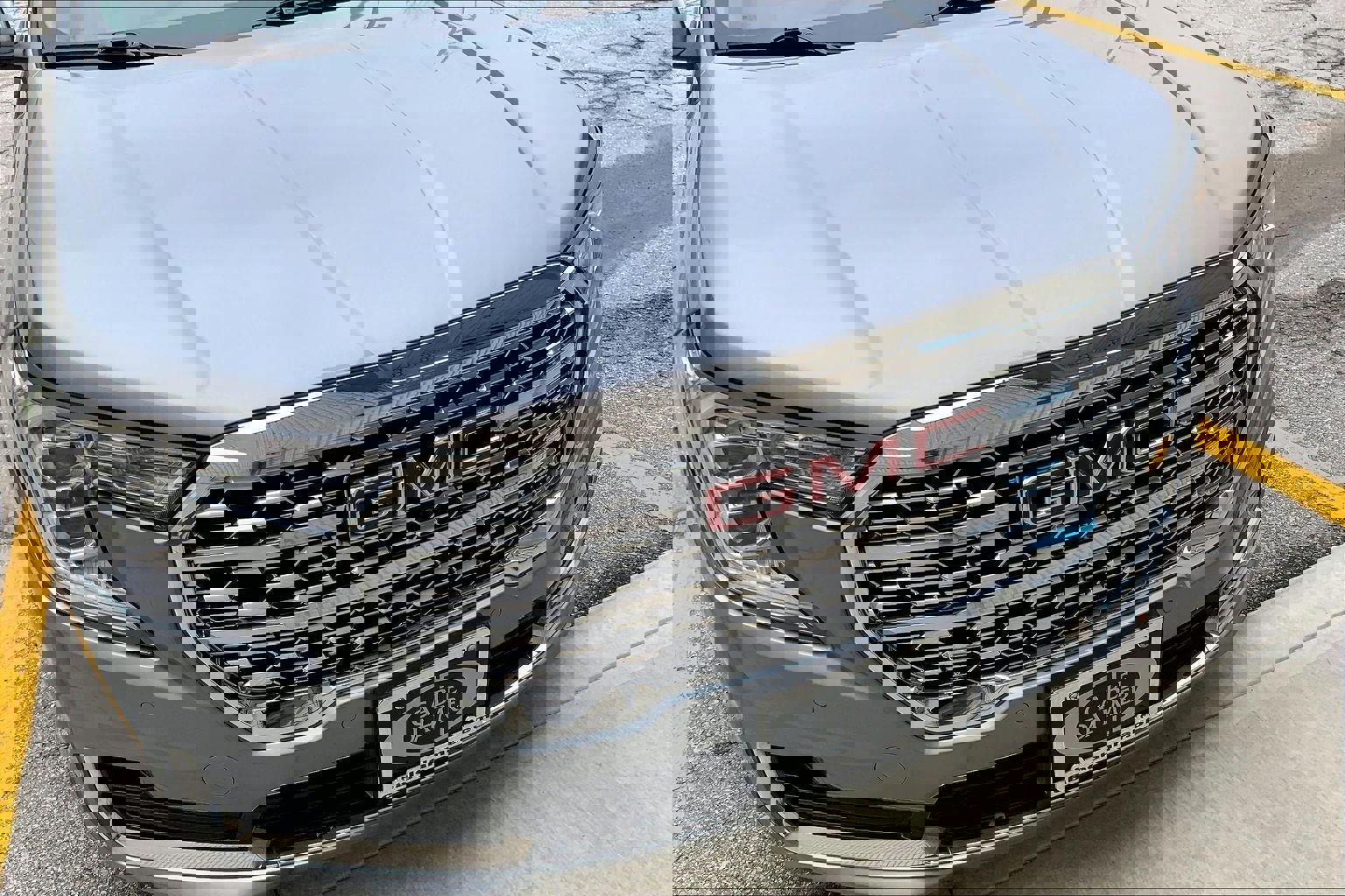 Used 2024 GMC Terrain Denali w/ Denali Premium Package AWD/4WD image 29