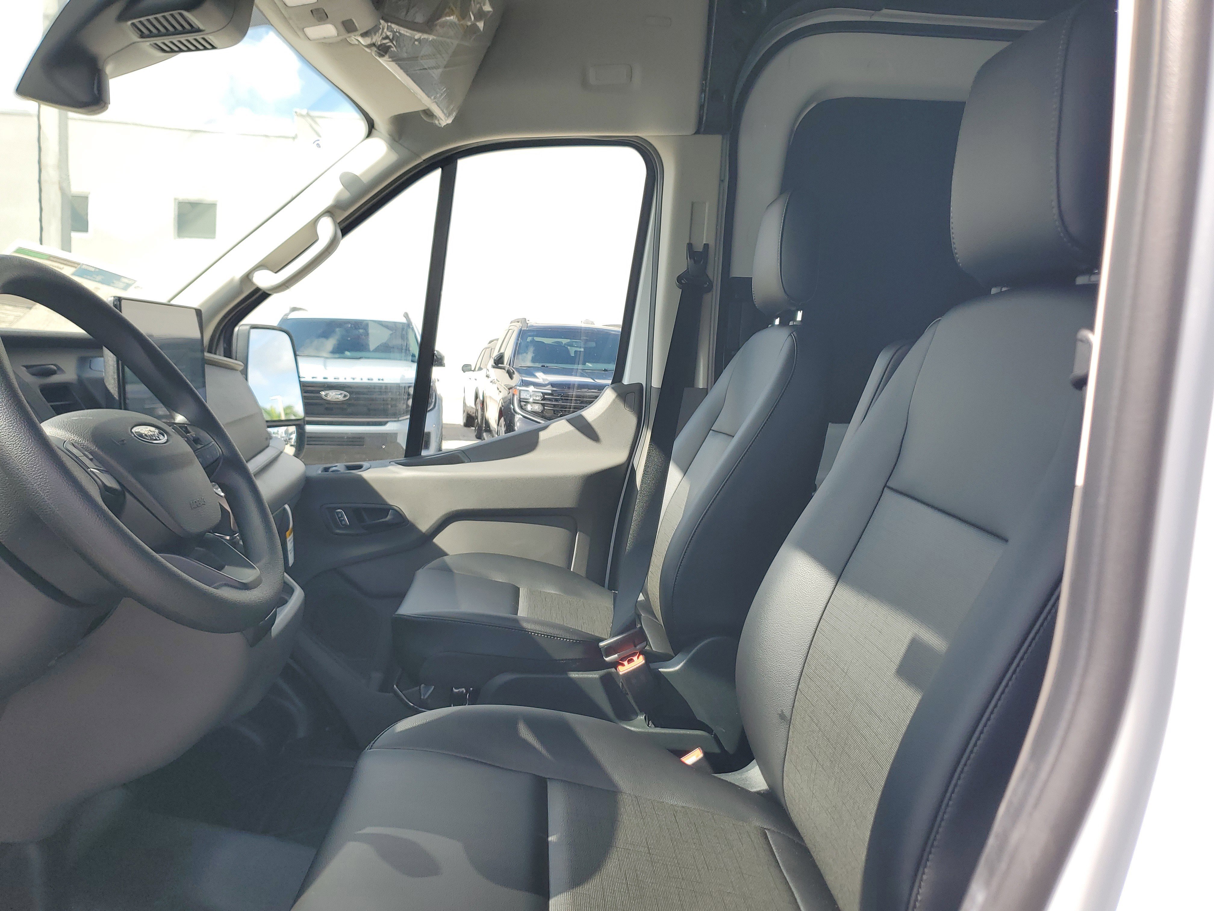 New 2026 Ford Transit 150 148 Medium Roof RWD image 18
