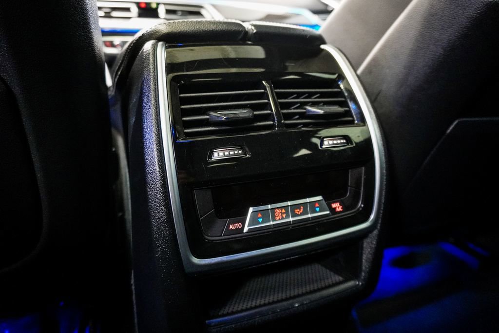 Used 2021 BMW X6 M50i w/ Executive Package image 12