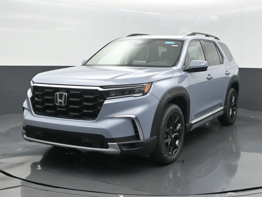 New 2025 Honda Pilot Touring image 7