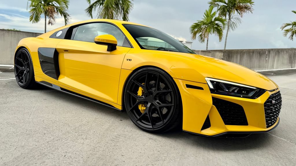 Used 2021 Audi R8 V10 w/ Premium Package RWD image 10