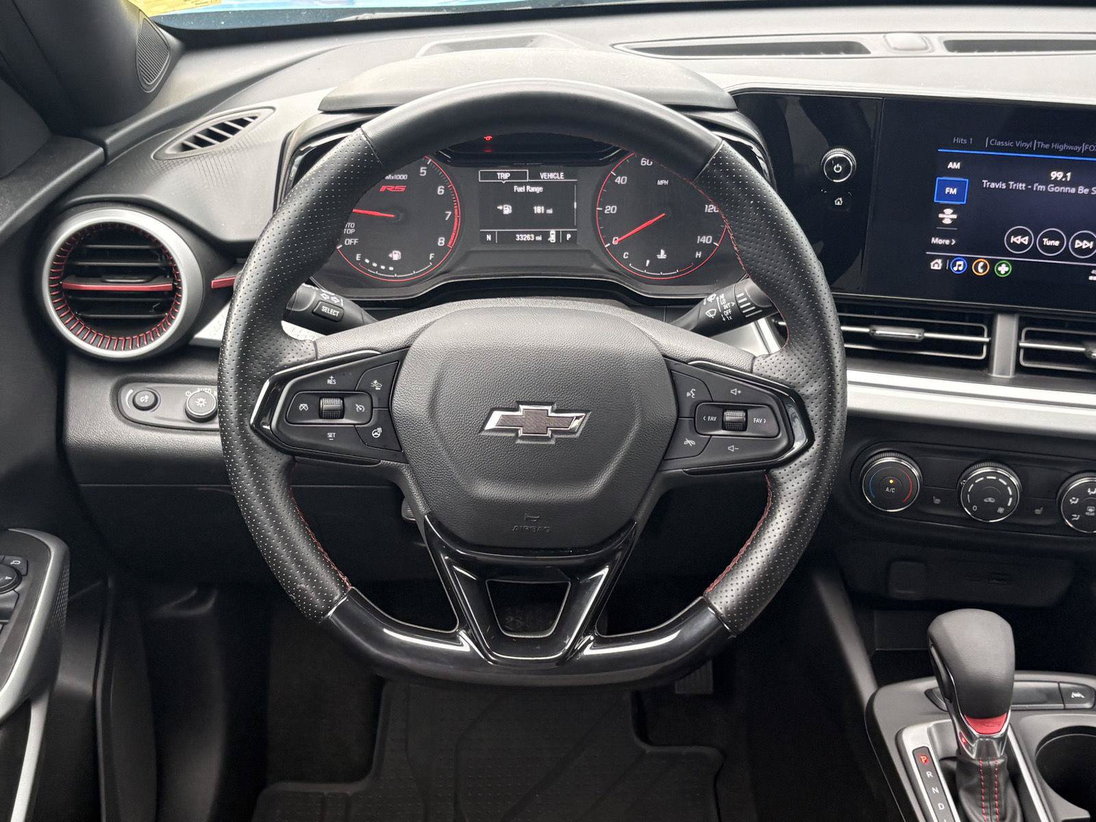 Used 2025 Chevrolet Trax RS w/ Driver Confidence Package FWD image 29