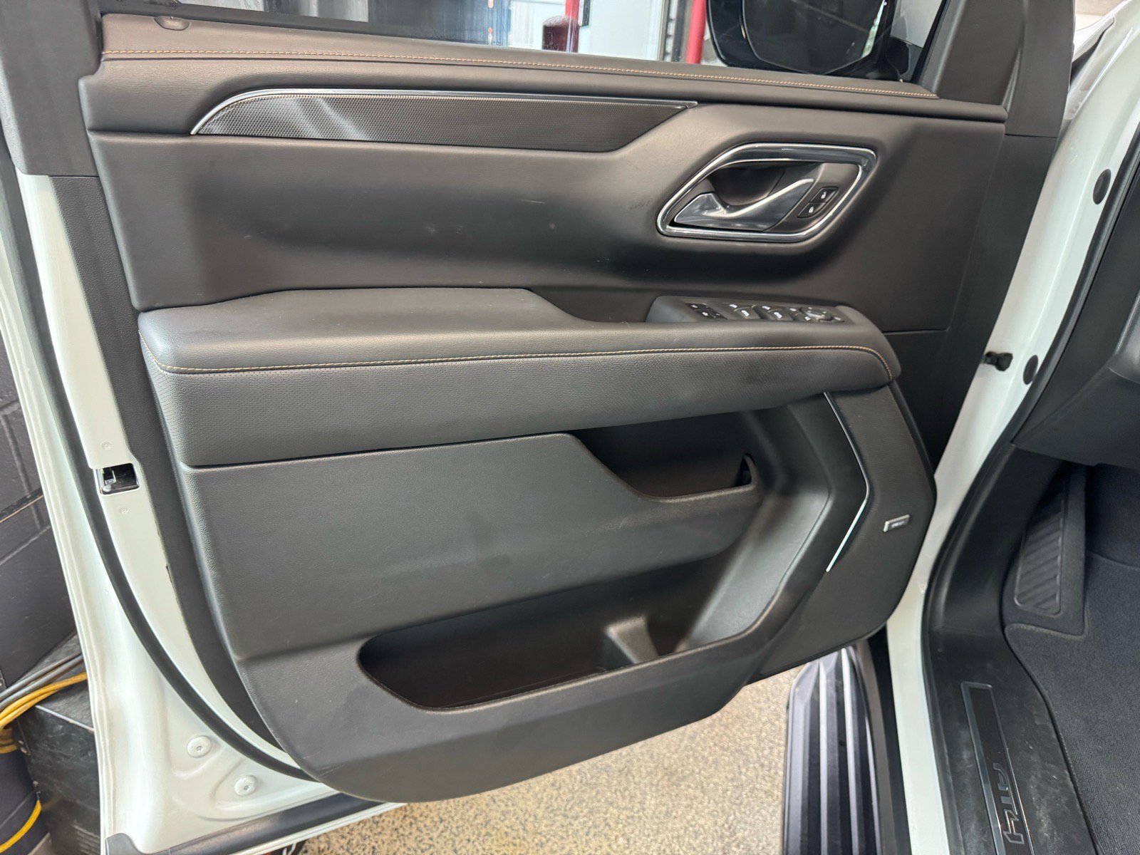 Used 2023 GMC Yukon AT4 w/ Max Trailering Package AWD/4WD image 19