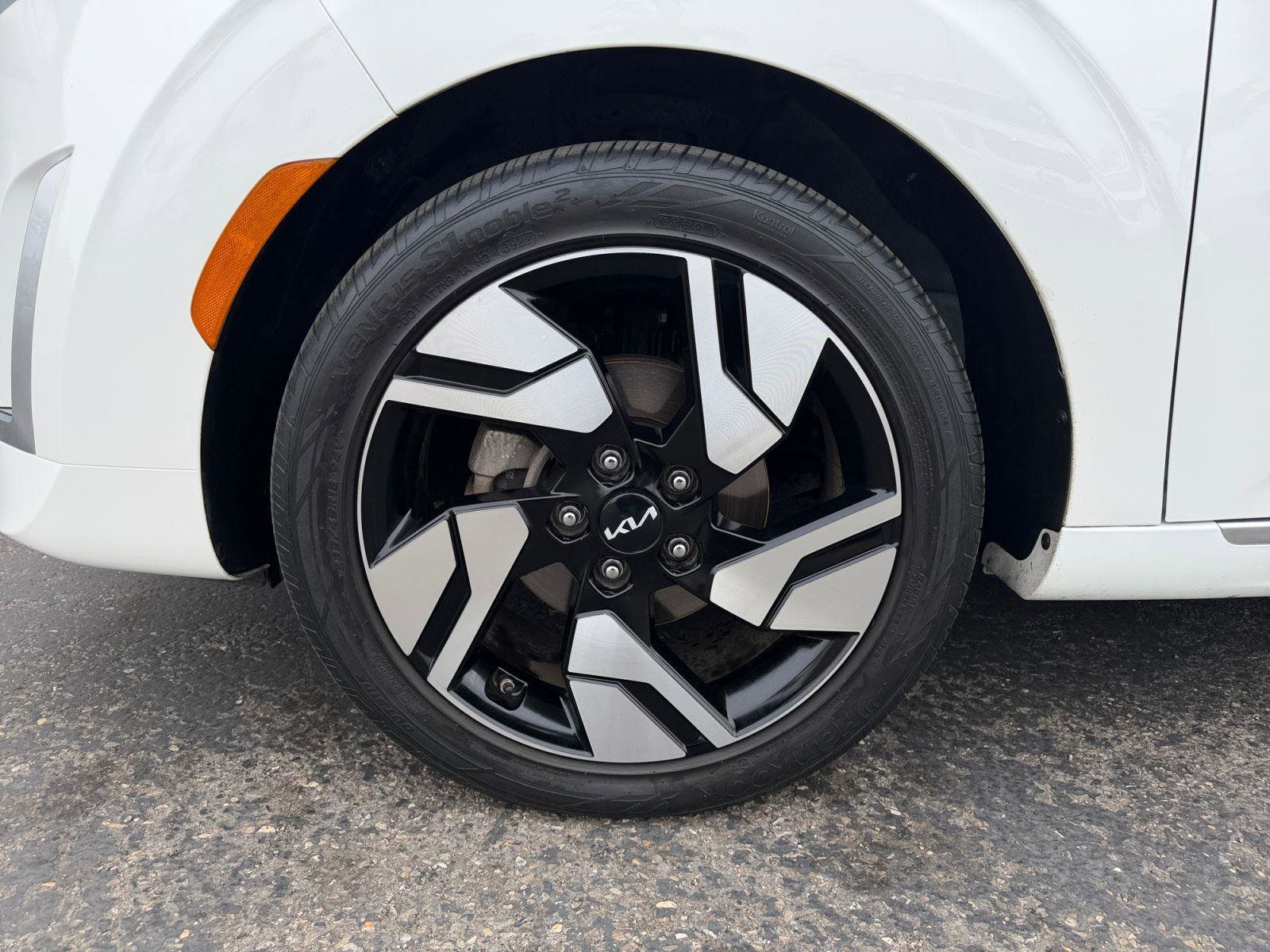 Certified 2023 Kia Soul GT-Line image 30