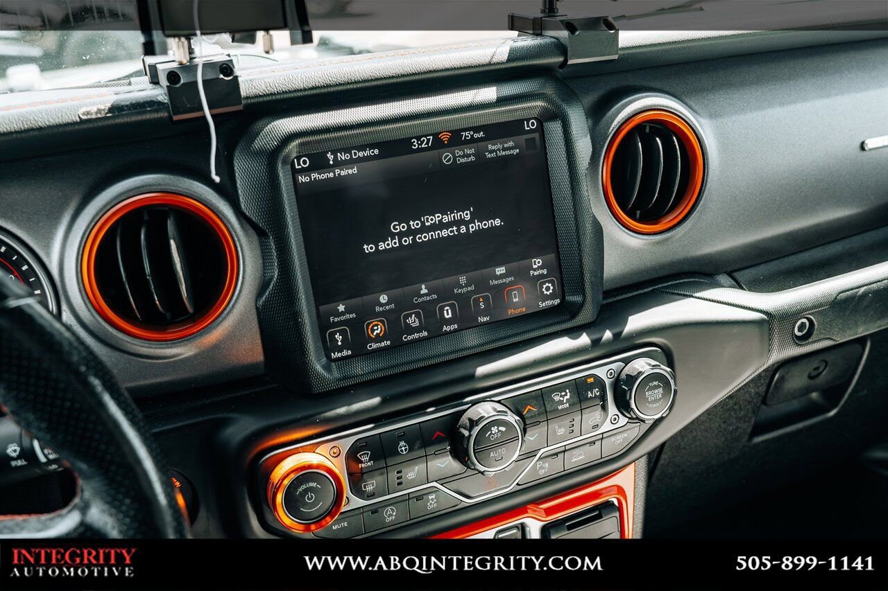 Used 2020 Jeep Gladiator Mojave AWD/4WD image 32