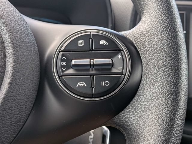 Used 2025 Kia Soul LX FWD image 28