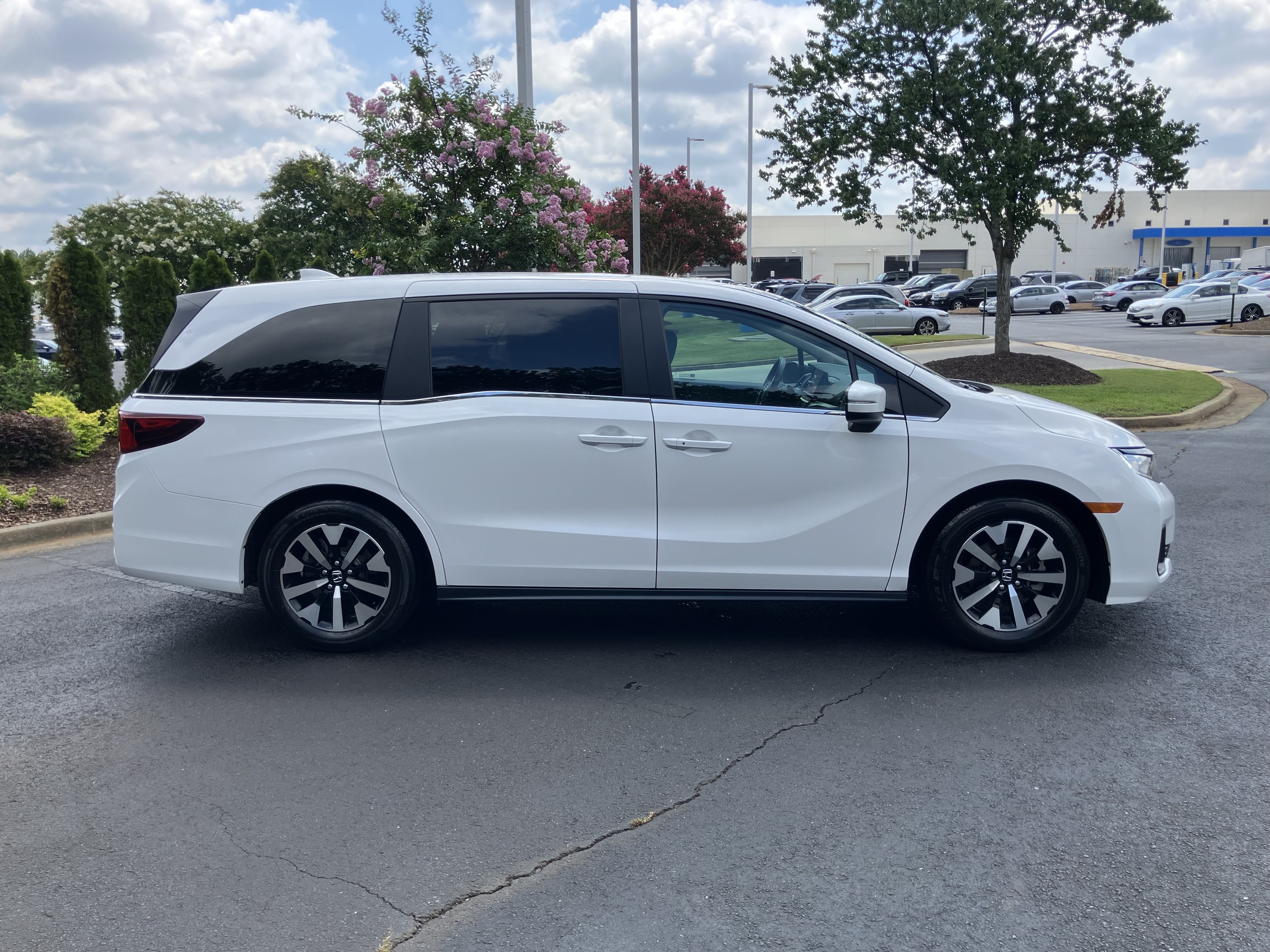 Used 2026 Honda Odyssey EX-L image 11