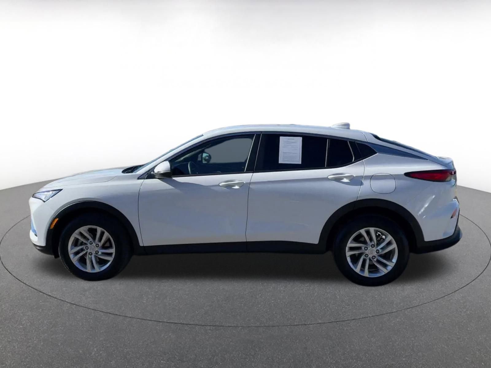 Used 2025 Buick Envista Preferred image 10