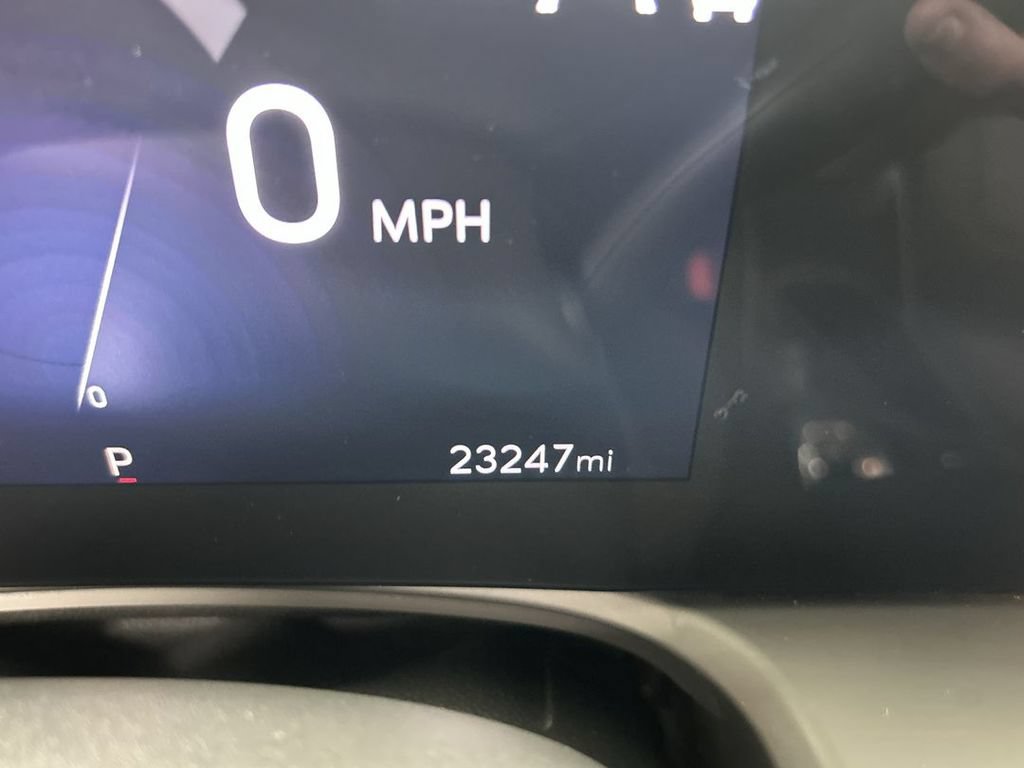Used 2024 Buick Encore GX Preferred w/ Comfort Package AWD/4WD image 13