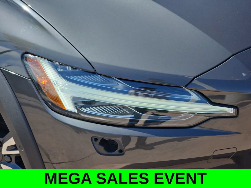 Used 2025 Volvo V60 B5 Cross Country Plus AWD/4WD image 35