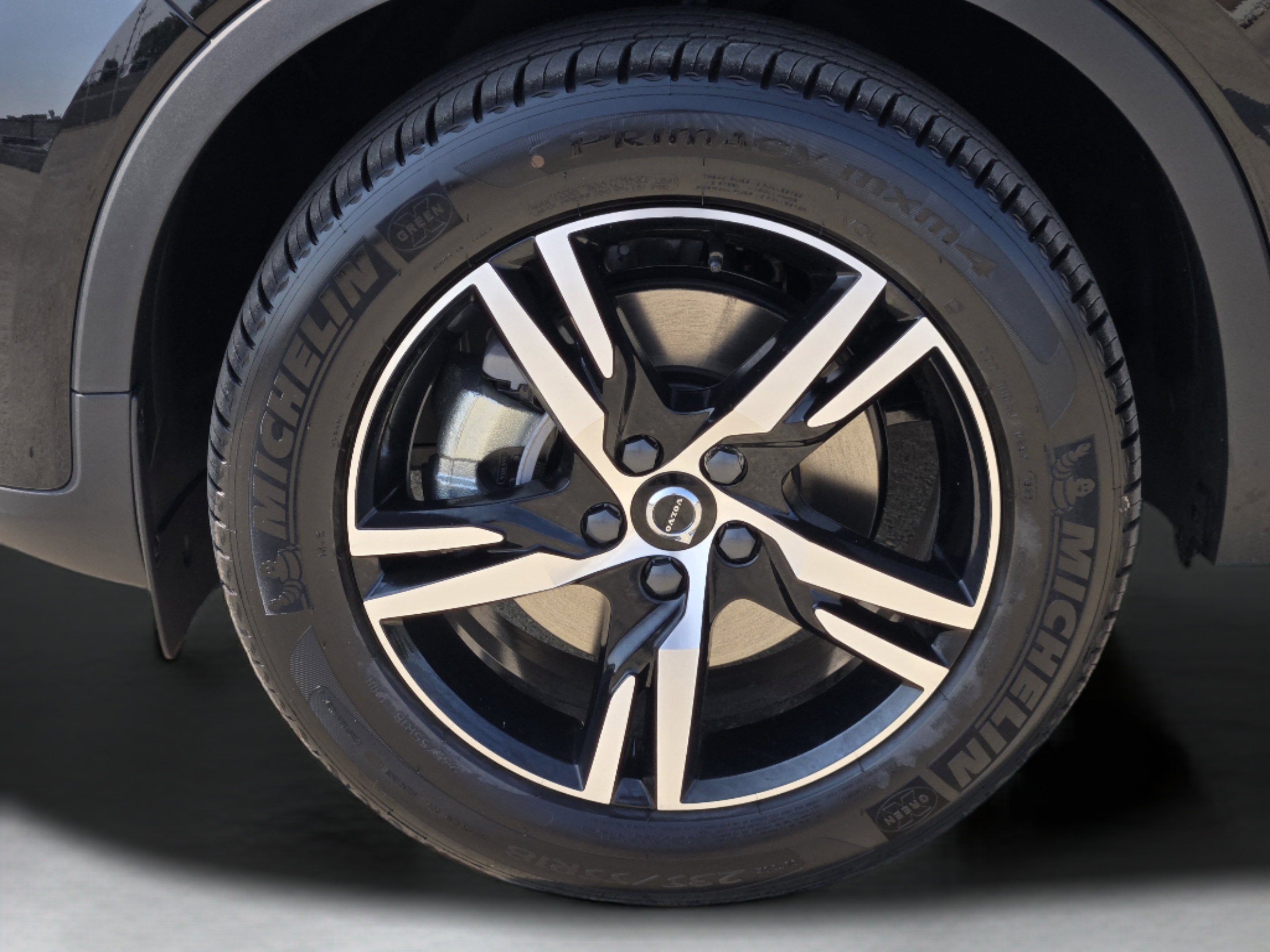 New 2026 Volvo XC40 B5 Core w/ Protection Package Premier AWD/4WD image 33
