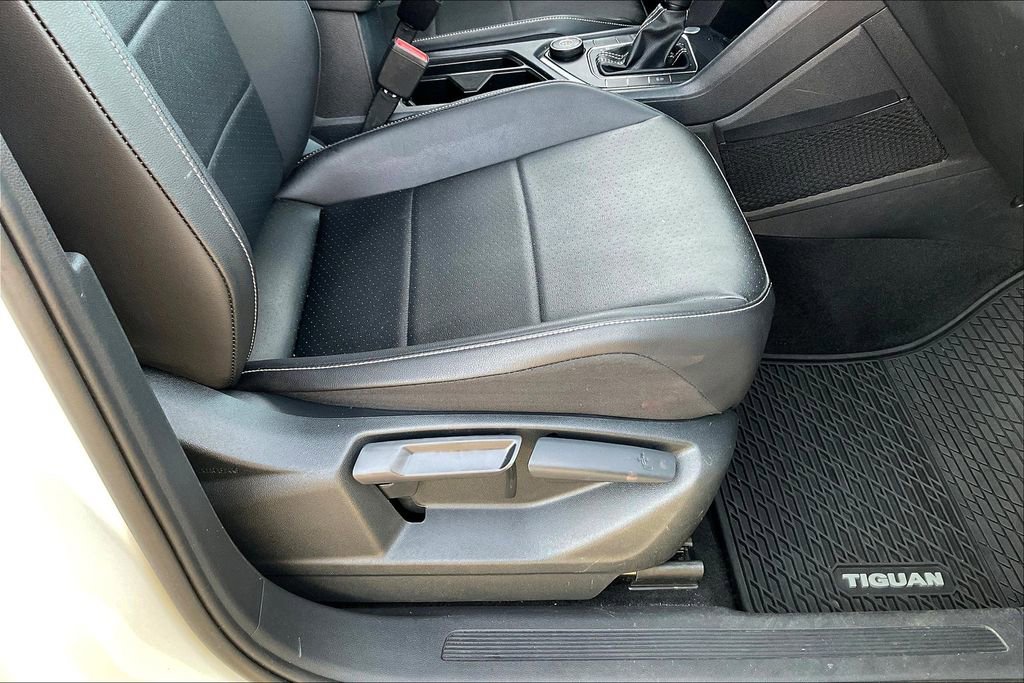 Used 2021 Volkswagen Tiguan SE image 35