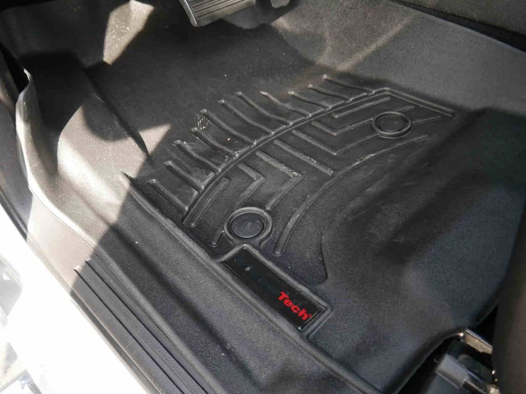 Used 2017 GMC Sierra 1500 SLT w/ SLT Premium Package image 30