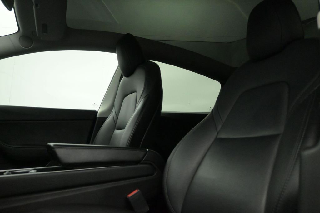 Used 2021 Tesla Model Y Long Range AWD/4WD image 10