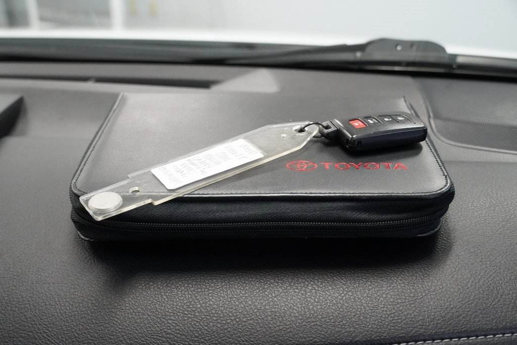 Used 2014 Toyota Camry XLE image 35