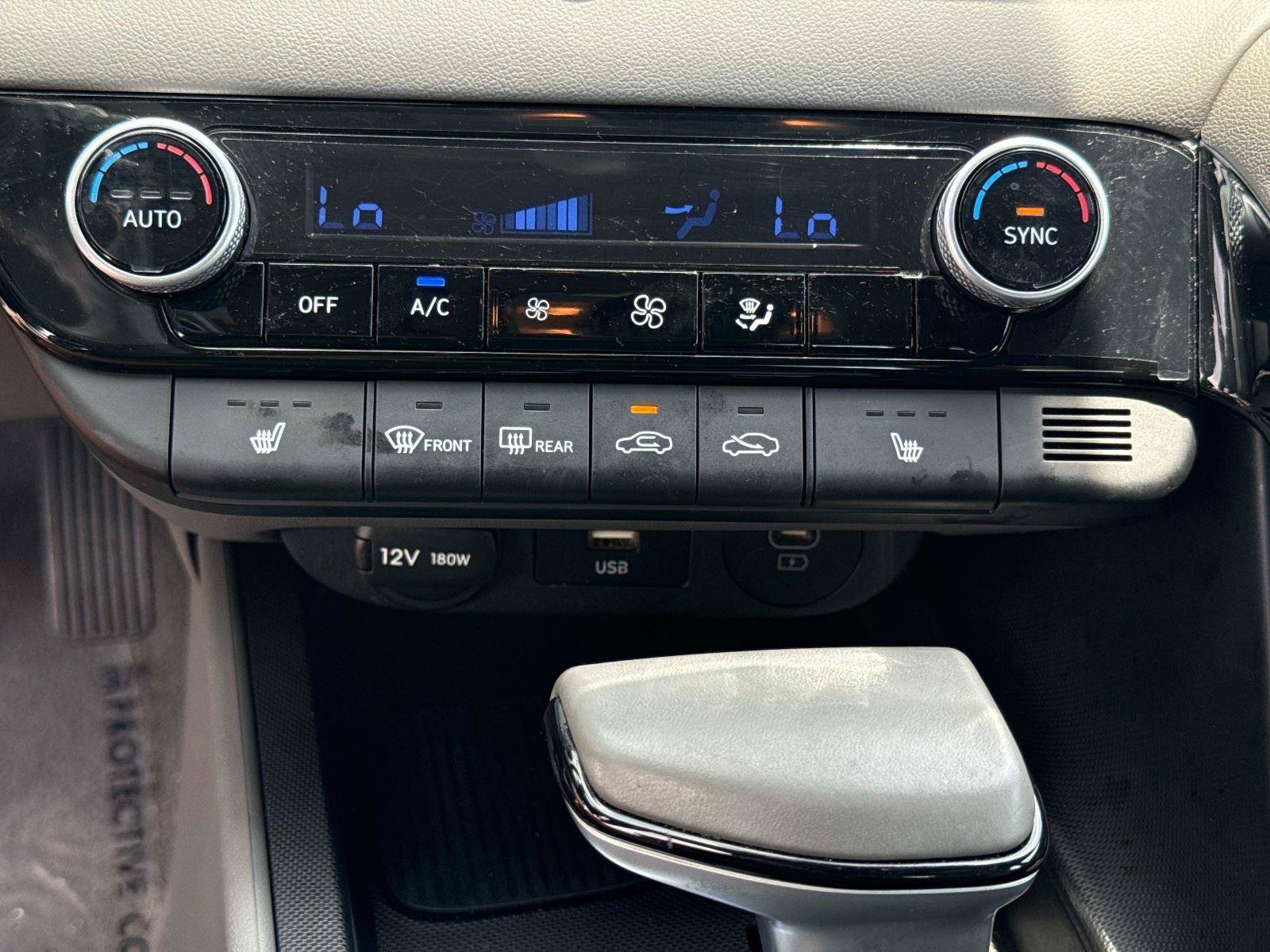 Used 2024 Hyundai Elantra SEL w/ Convenience Package FWD image 23