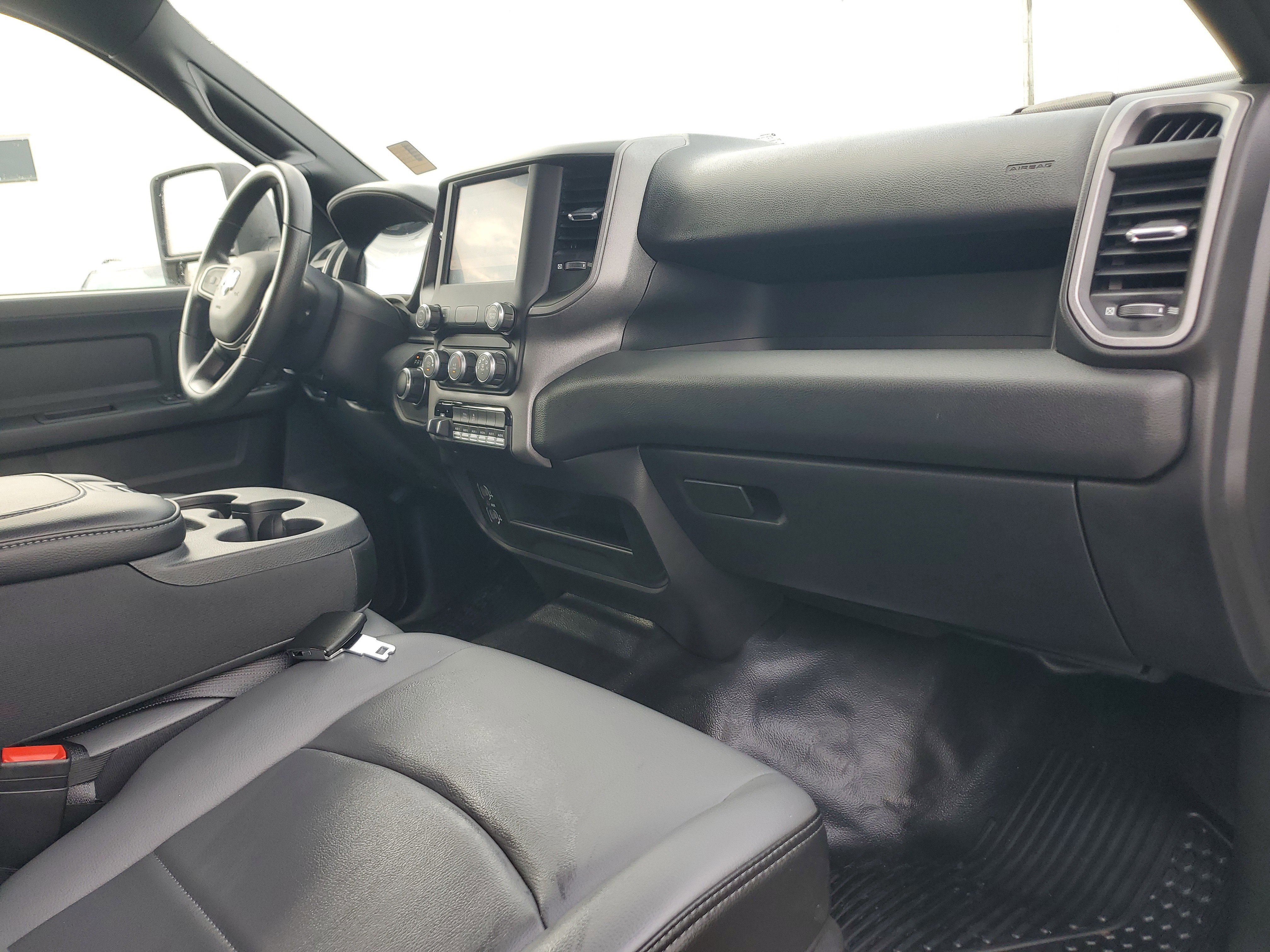 Used 2024 RAM 3500 Tradesman w/ Chrome Appearance Group AWD/4WD image 14