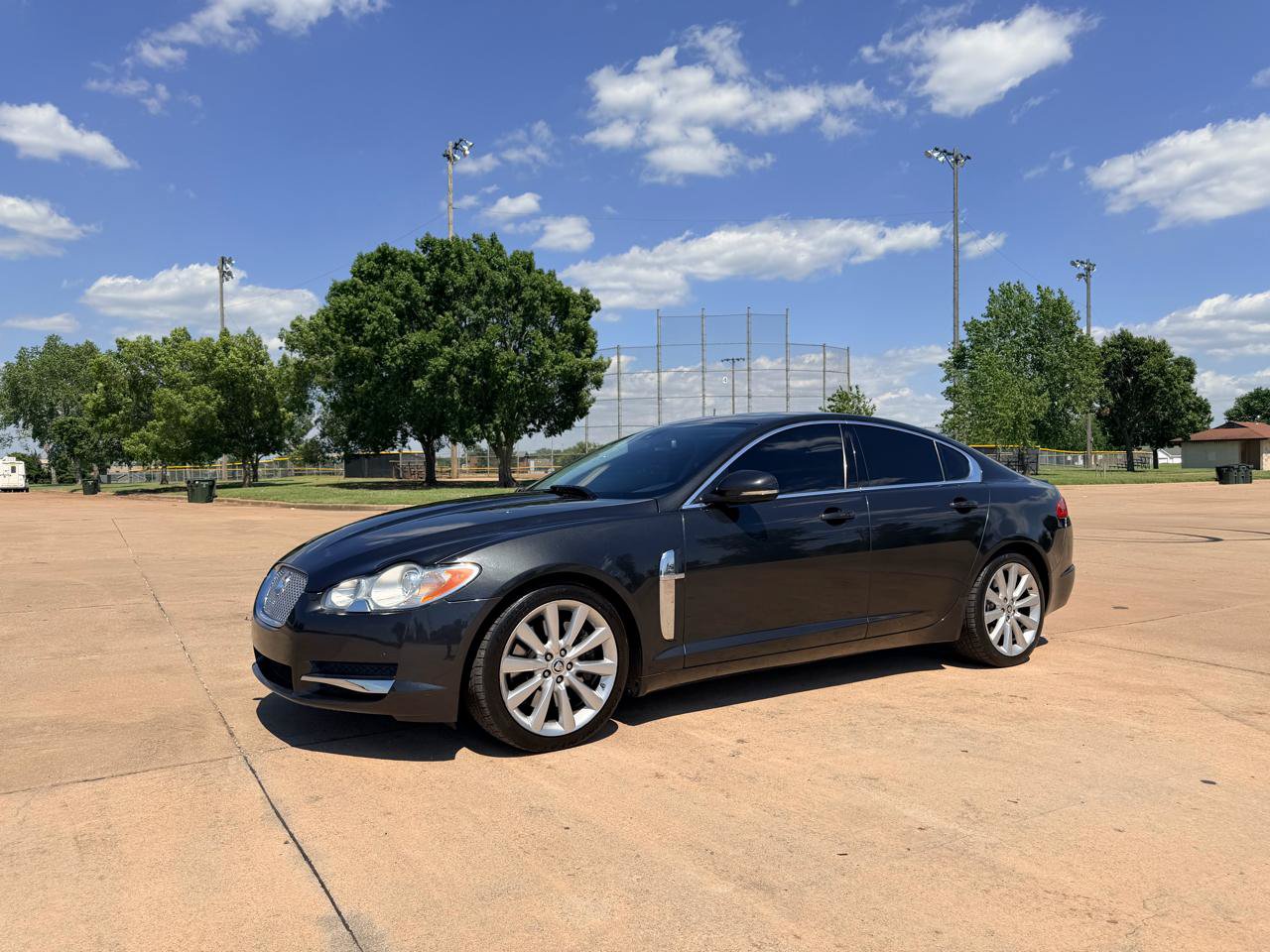 Used 2011 Jaguar XF Portfolio RWD image 3
