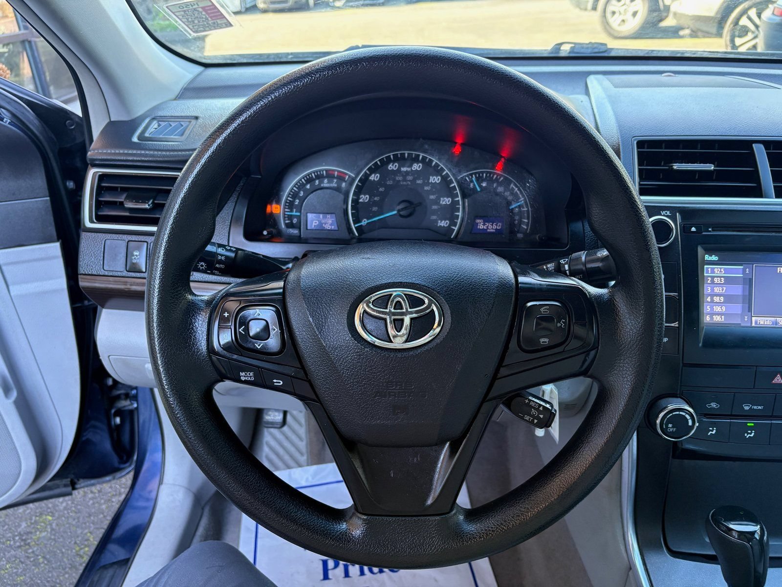 Used 2015 Toyota Camry LE FWD image 31