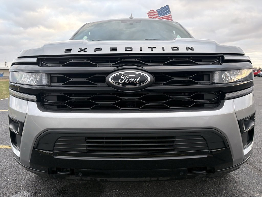 Used 2022 Ford Expedition Max Limited image 35