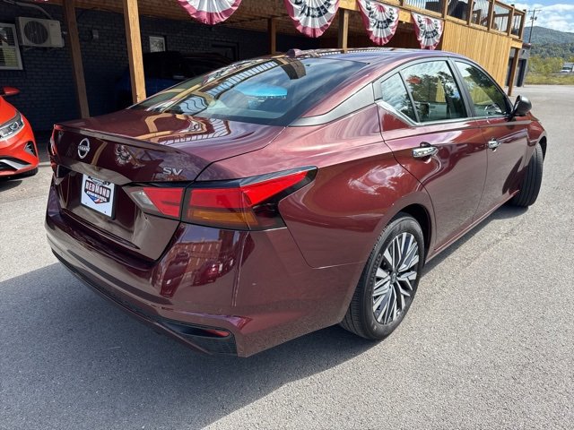 Used 2024 Nissan Altima 2.5 SV image 8