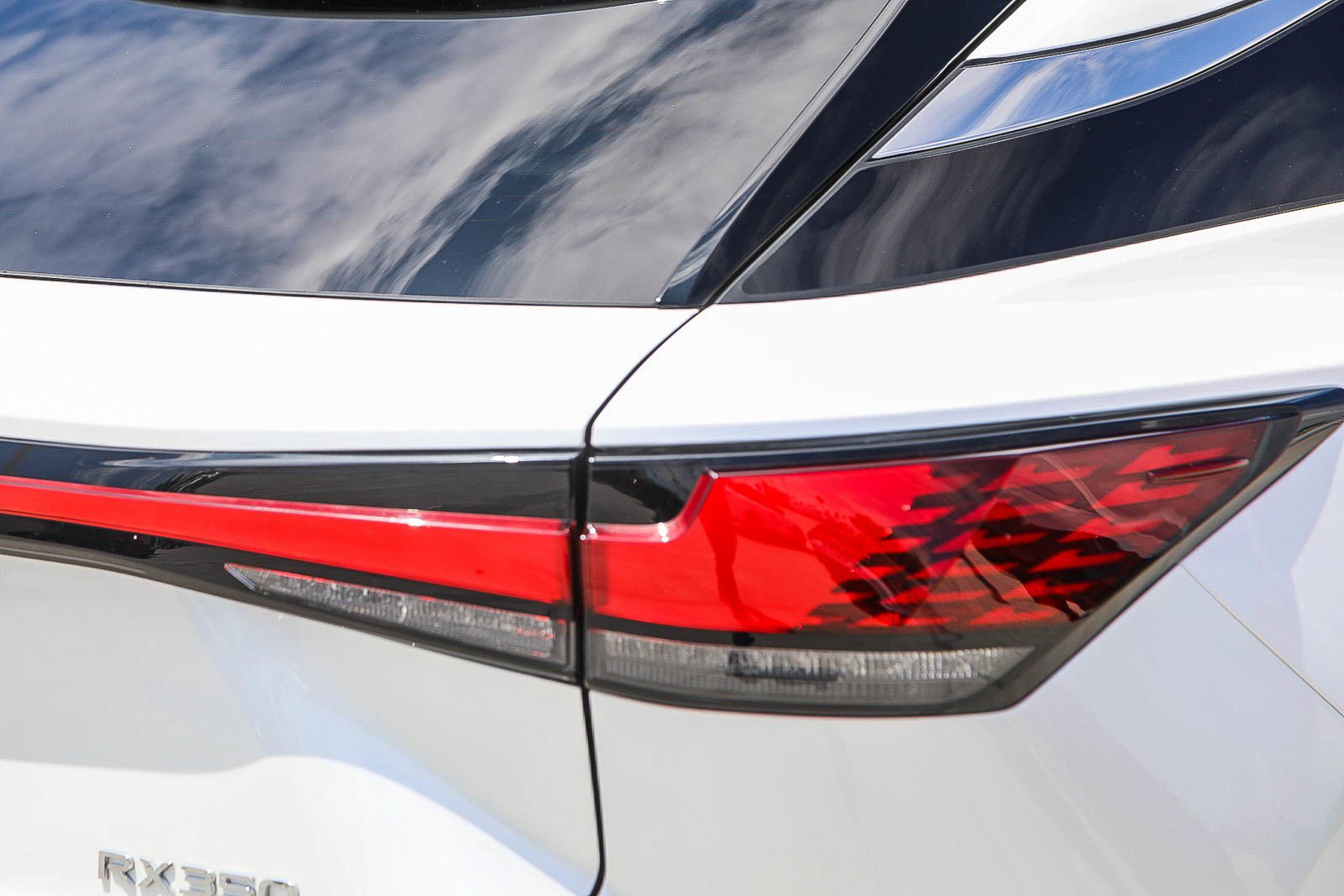 Used 2023 Lexus RX 350 FWD w/ Cold Area Package image 9