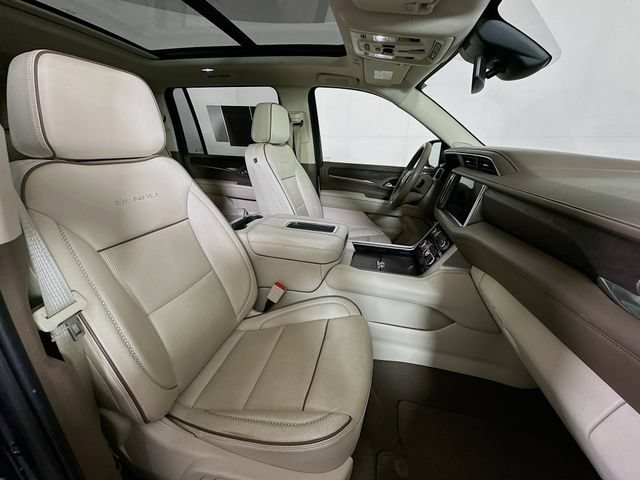 Used 2023 GMC Yukon XL Denali AWD/4WD image 38