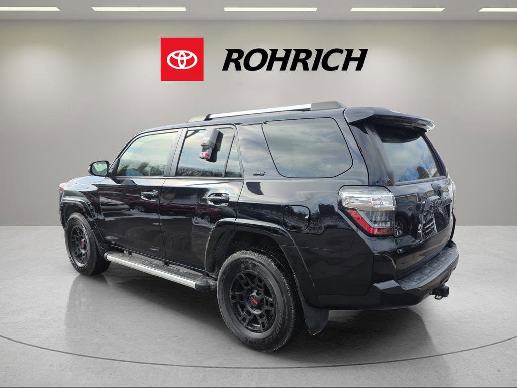 Used 2022 Toyota 4Runner SR5 Premium image 8