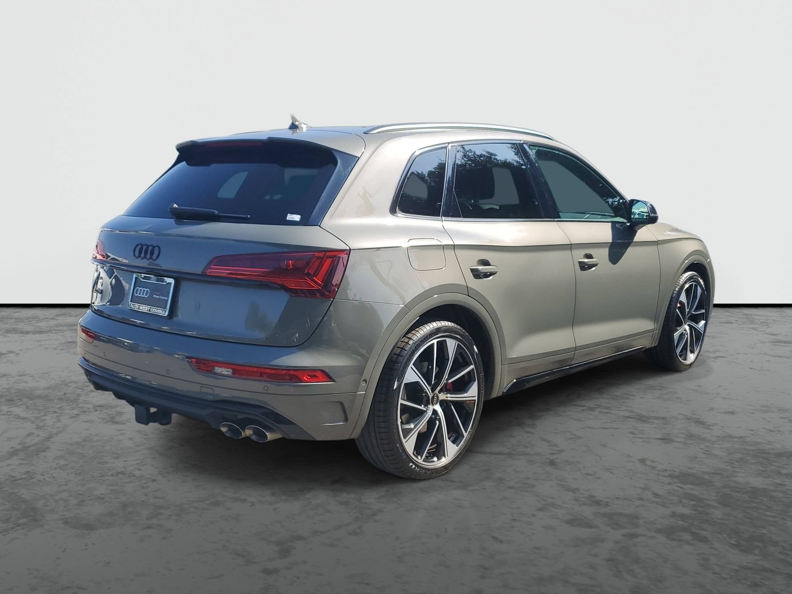 Used 2023 Audi SQ5 Prestige w/ Prestige Package AWD/4WD image 4