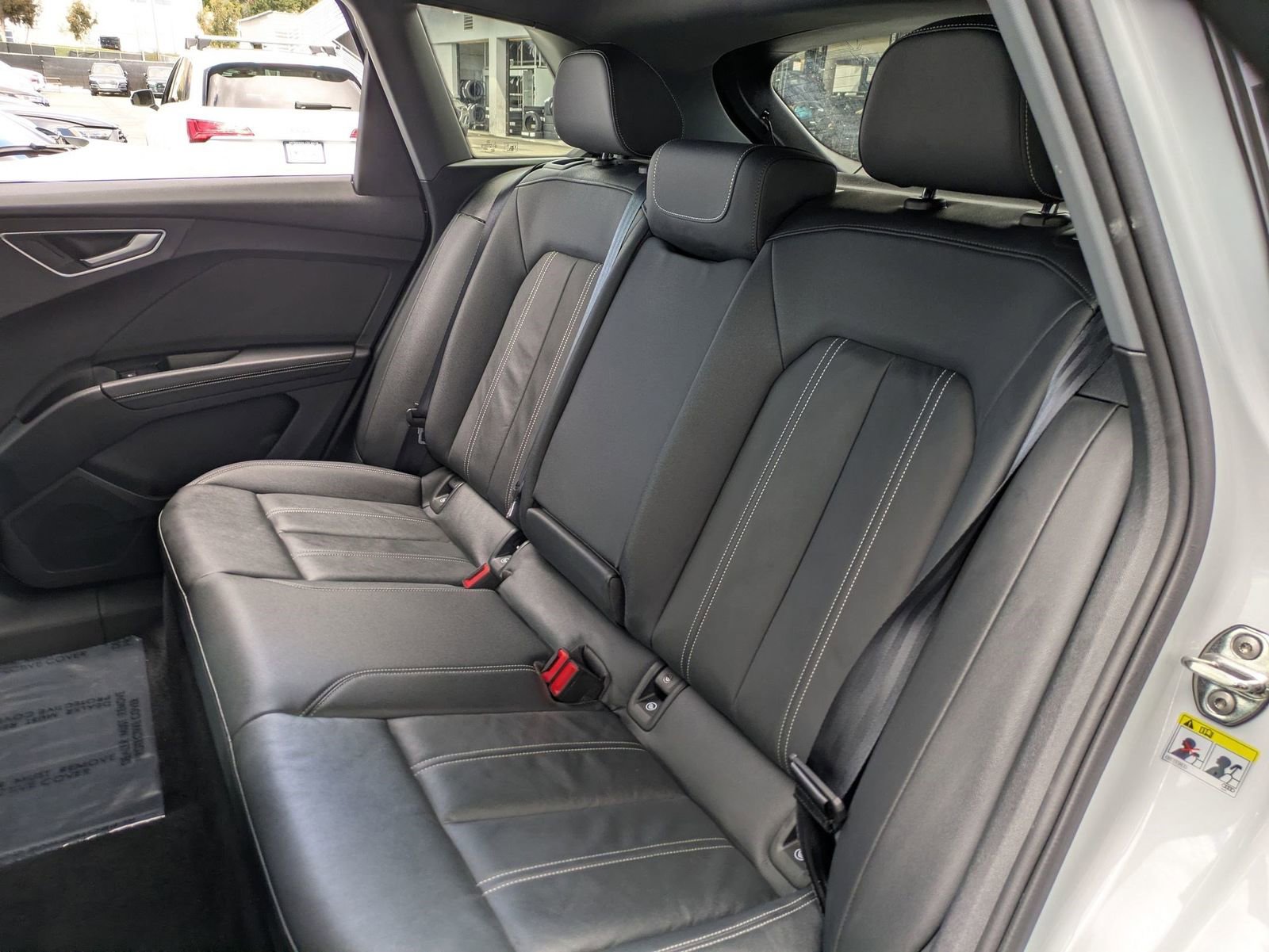 Used 2022 Audi Q4 e-tron Premium Plus w/ Premium Plus image 31