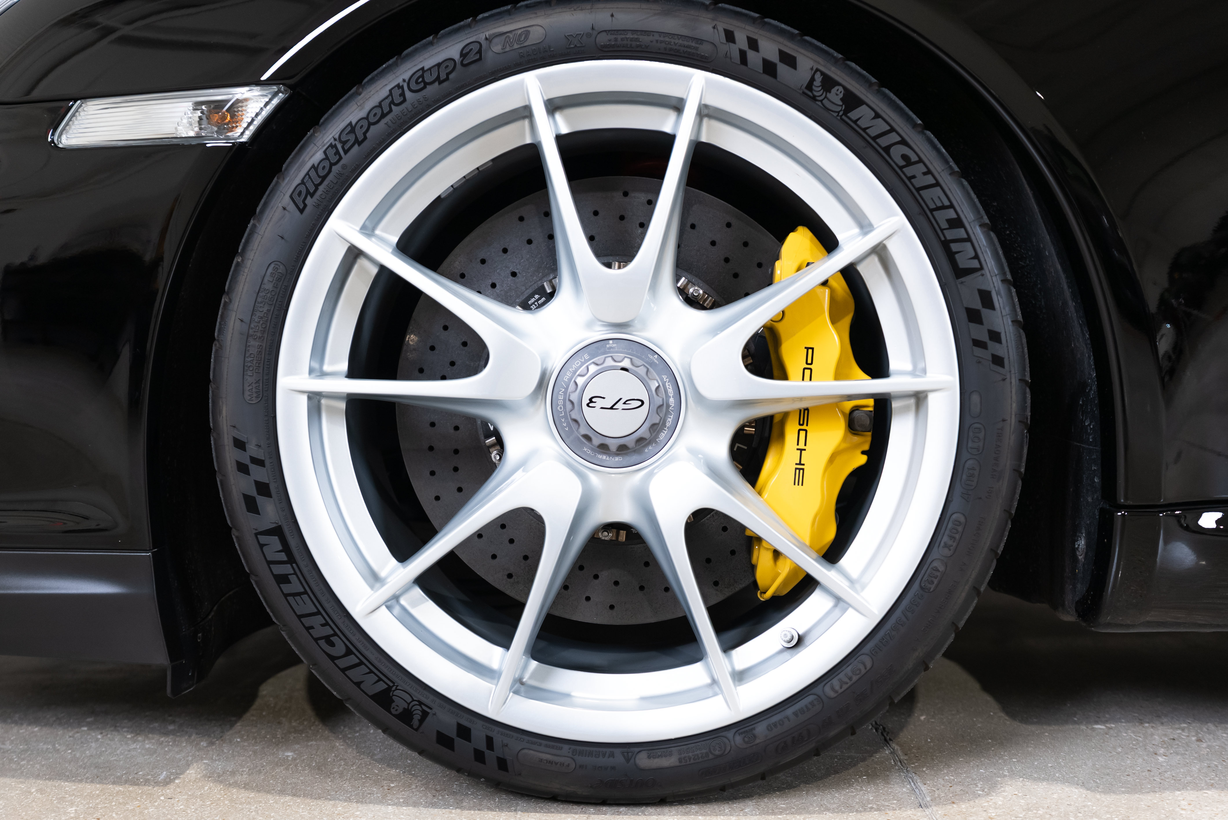 Used 2010 Porsche 911 GT3 RWD image 38
