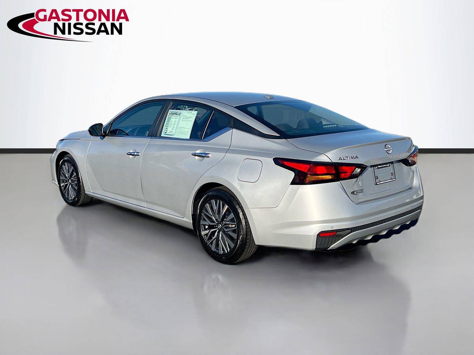 Used 2024 Nissan Altima 2.5 SV image 6