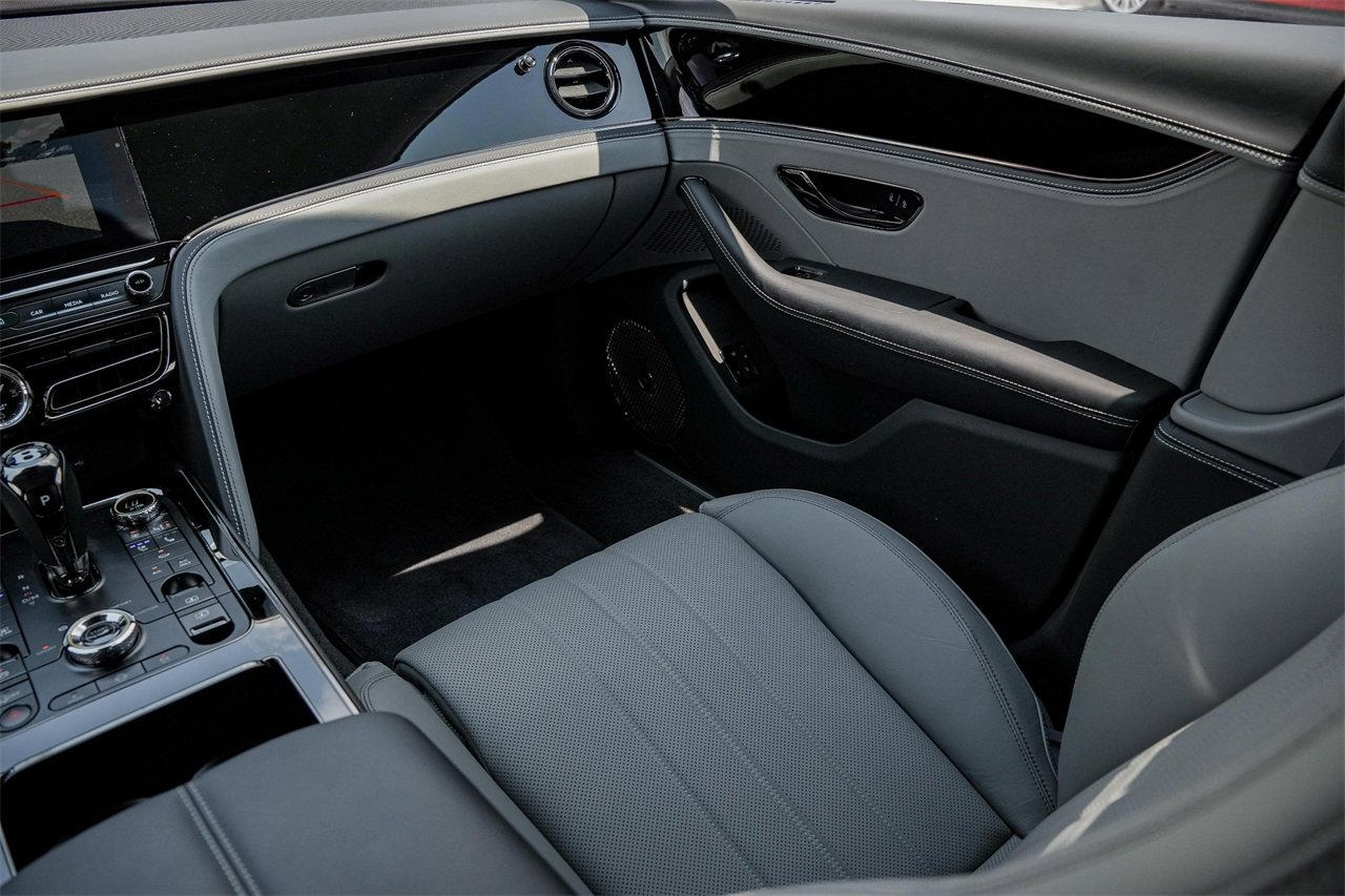 New 2025 Bentley Flying Spur Plug-In Hybrid image 36