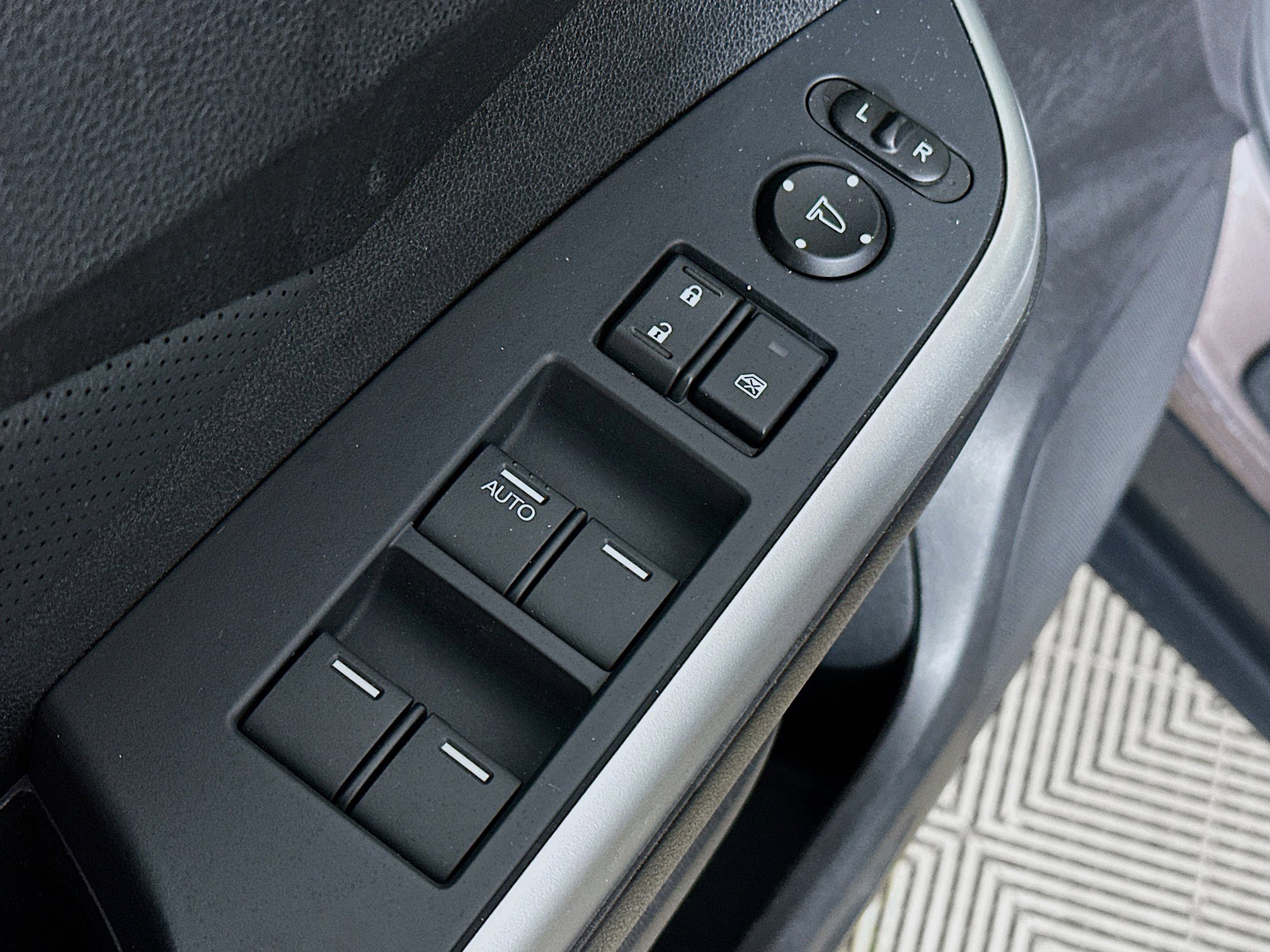 Used 2016 Honda CR-V EX-L image 18