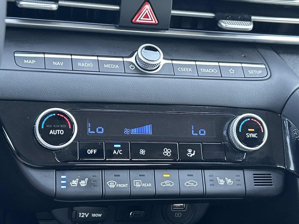 Certified 2023 Hyundai Elantra Limited FWD image 34