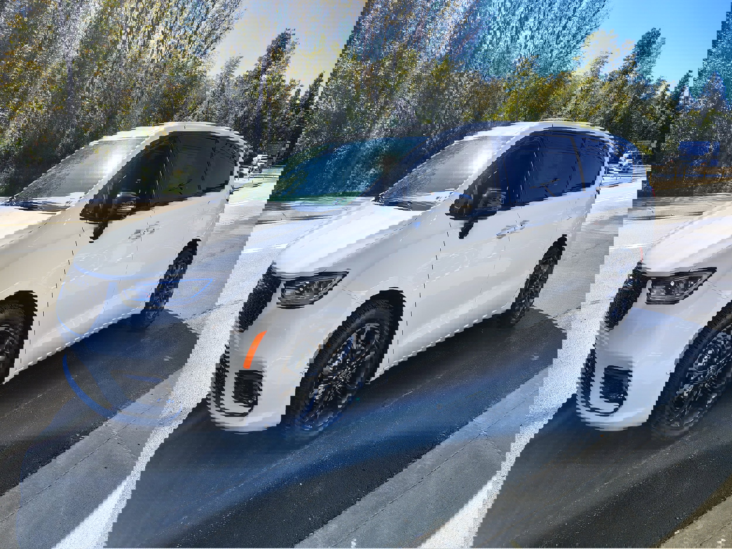 New 2026 Chrysler Pacifica Select image 4