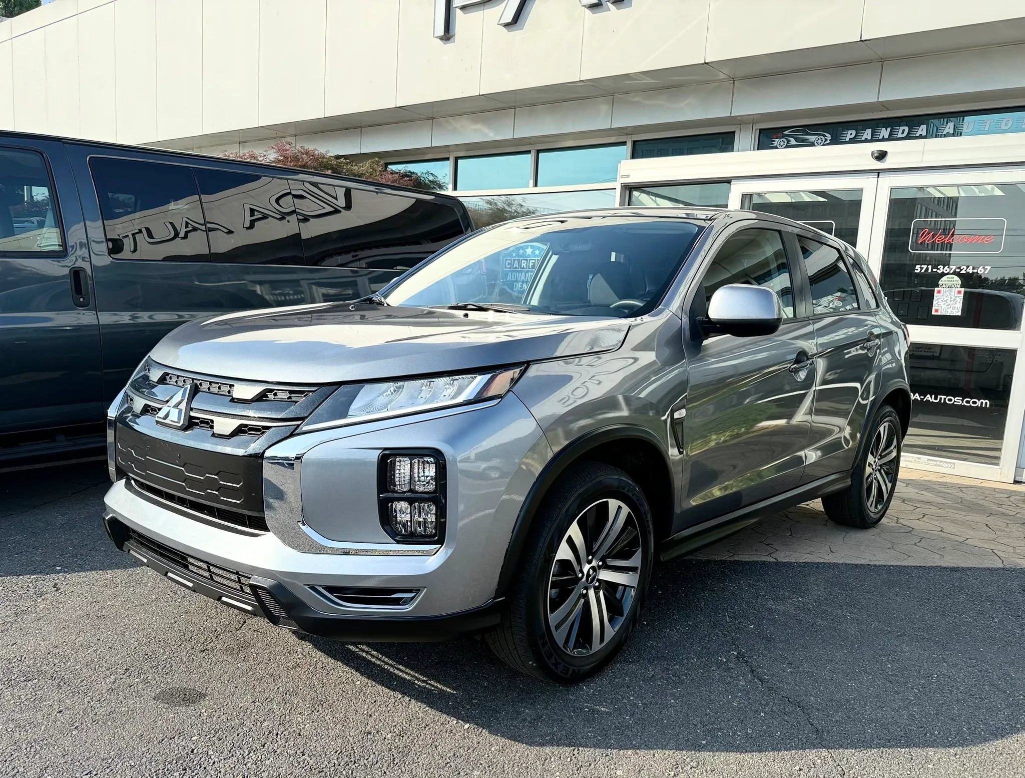 Used 2023 Mitsubishi Outlander Sport ES AWD/4WD image 3